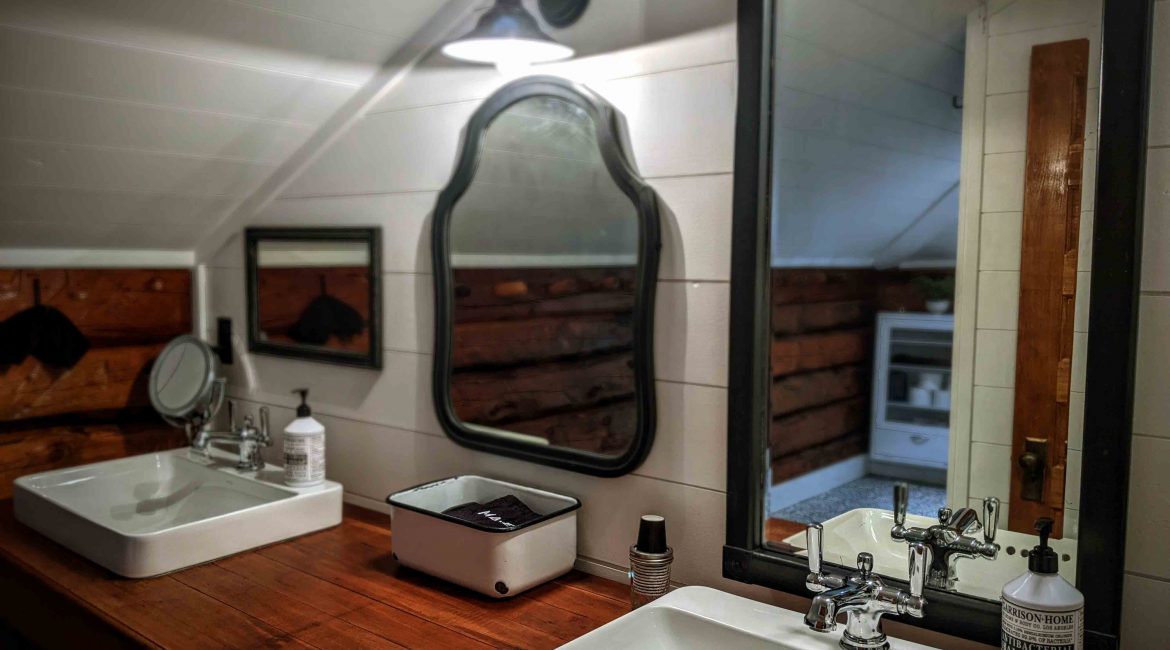 Upper Bathroom